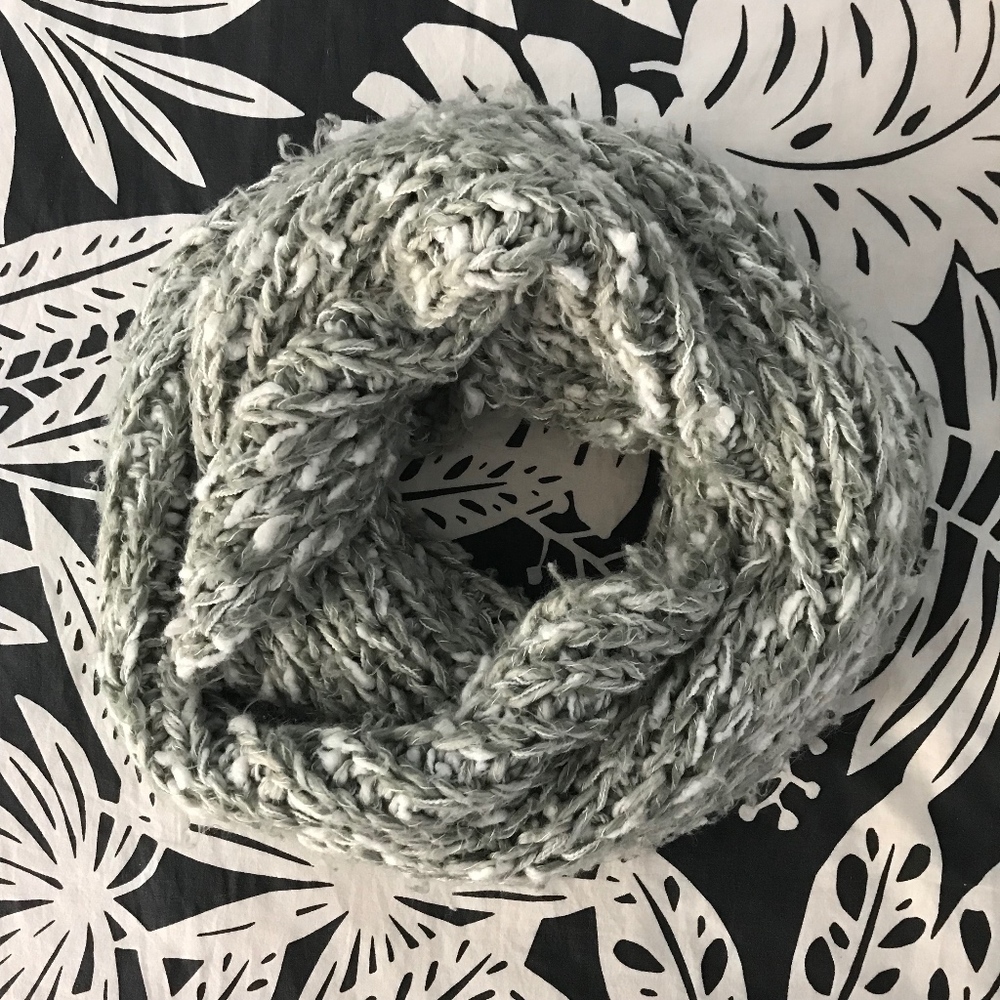Urban Outfitters Chunky Knit Infinity Scarf